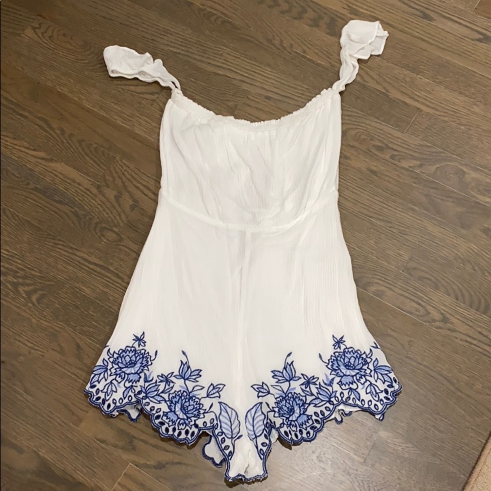 Lush off sleeve White Romper size s